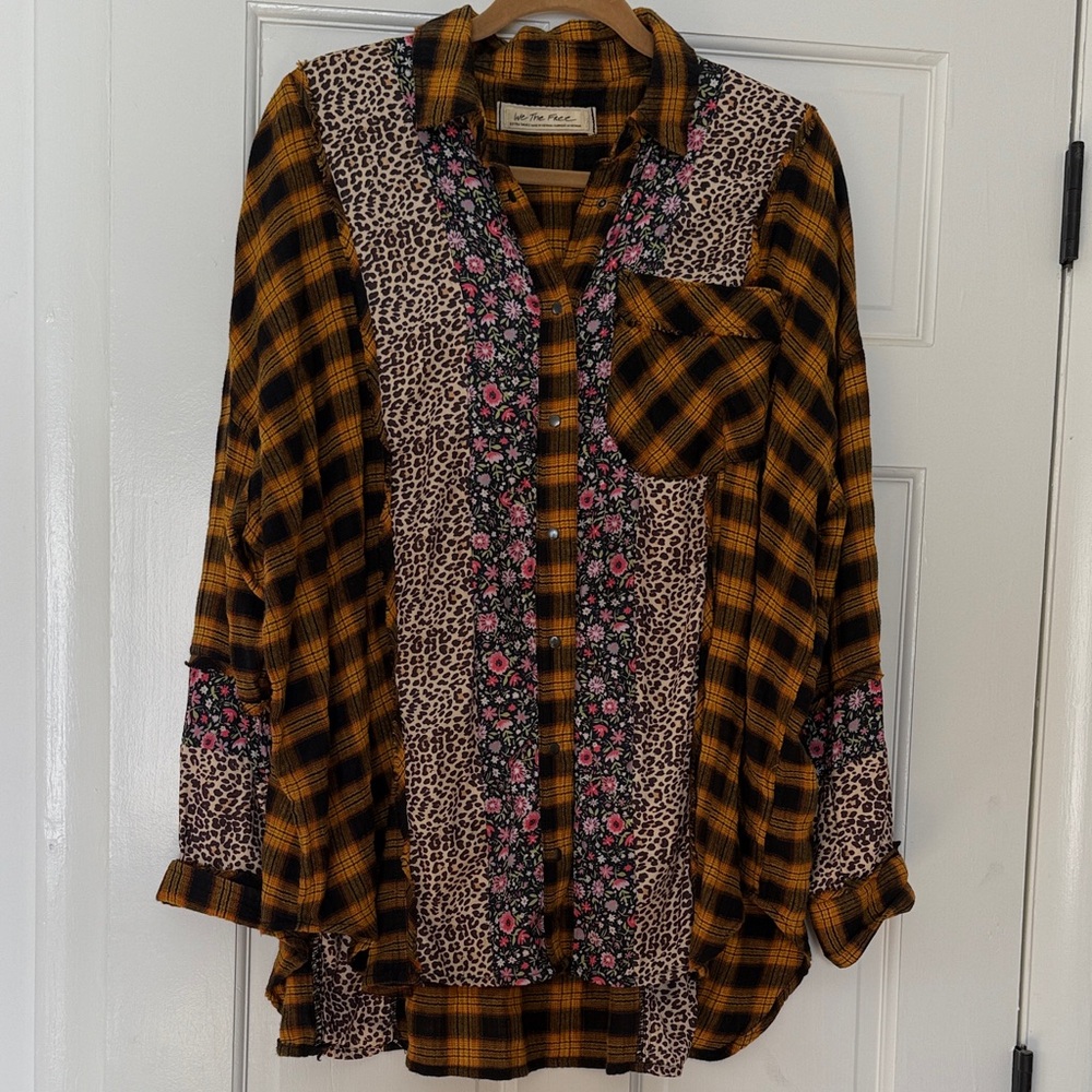 We The Free Multicolor Plaid and Leopard Button Down Shirt